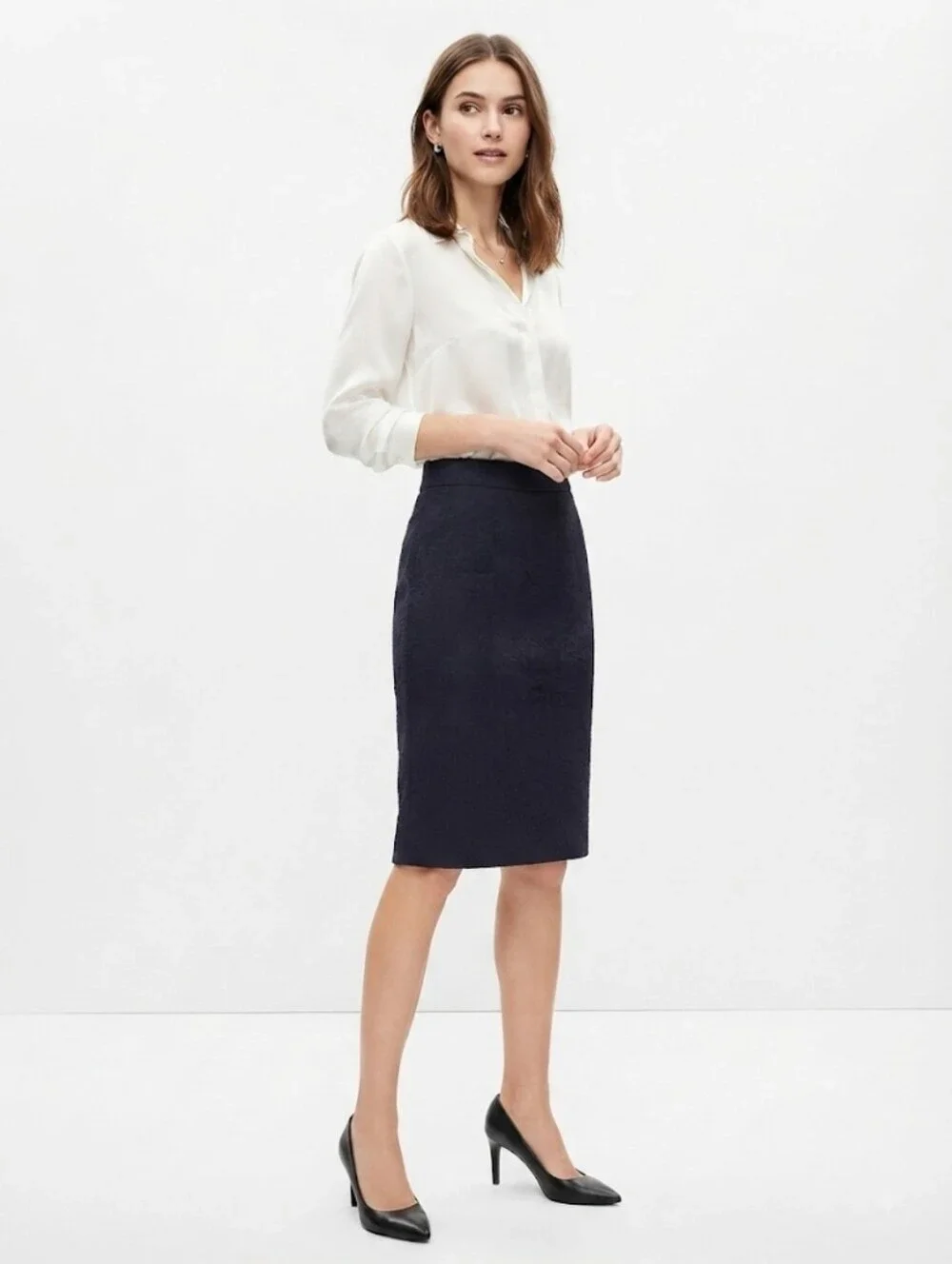 LOFT Black Pencil Skirt - Sleek Office Staple Size M